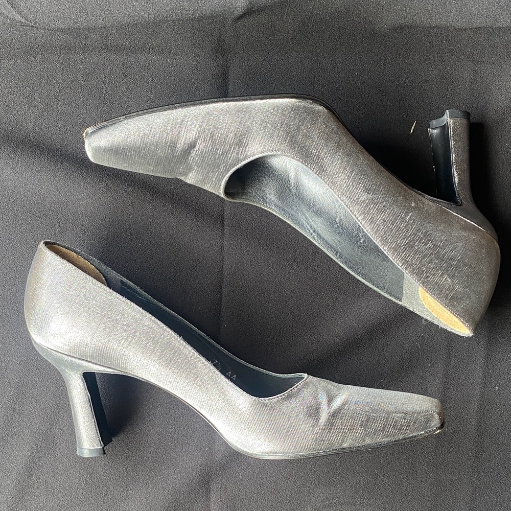 Stuart Weitzman Shimmering Gray Heels - Picture 6 of 9